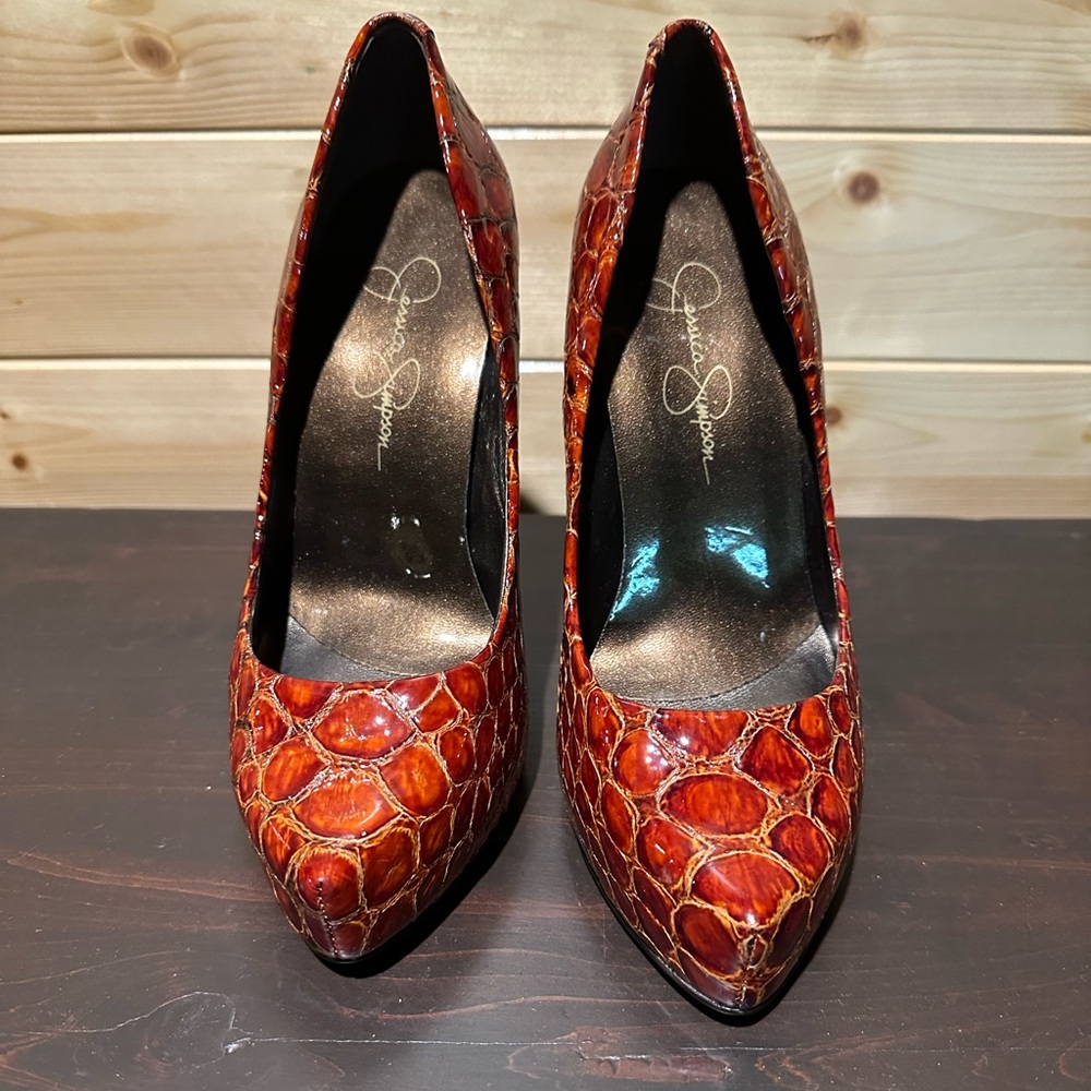 Brand new Jessica Simpson pumps size 35 1/2 or 5 1/2